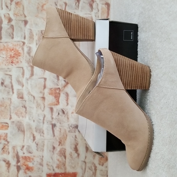 New Dolce Vita Heath Suede Mules - Picture 12 of 15